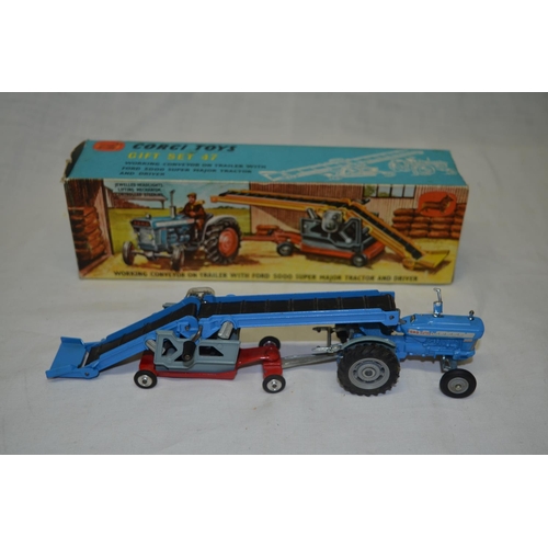 Corgi Gift Set 1 - Tracteur Ford 5000 Major Avec Remorque à Bétail - Occasion