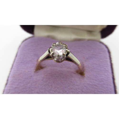 11 - 18ct yellow gold diamond solitaire ring, round cut diamond claw set in a platinum mount Size J, shan... 