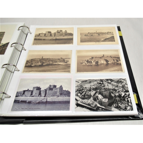 776 - Folder containing over five hundred and fifty postcards of castles such as Ogmore, Okenhampton, Oxfo... 