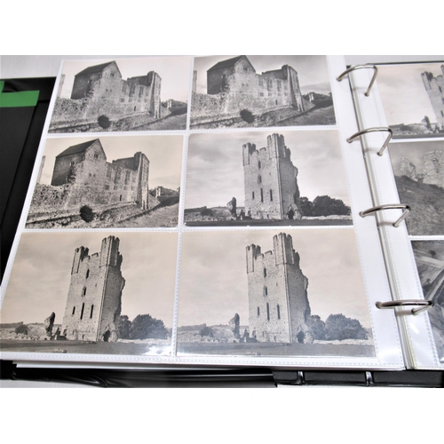 781 - Folder containing approximately four hundred and fifty postcards of castles such as Hastings, Hawick... 