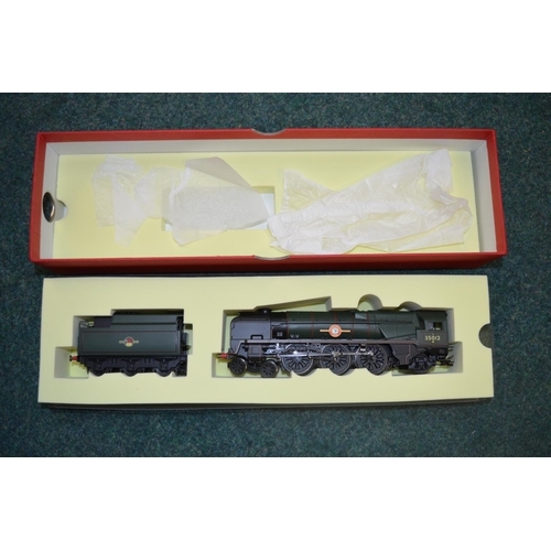 599 - Hornby Orient Express boxed set, containing merchant Navy class locomotive and three Pullman carriag... 