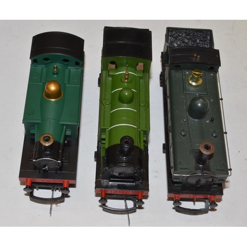 597 - Collection of OO gauge Hornby train models, three tank engines, locomotives, rolling stock, etc