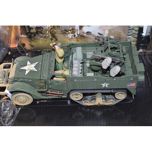 642 - 3 Forces Of Valor 1/35 diecast armour models (US): M26 Pershing, Germany 1945, Cadillac M24 Chaffee,... 