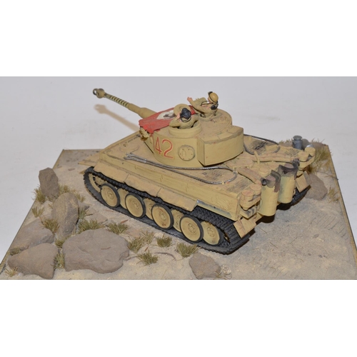 649 - 4 built kit models including a competently built 1/35 Tiger1/North Africa diorama and a larger scale... 