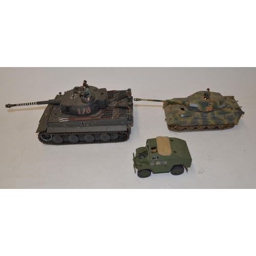 649 - 4 built kit models including a competently built 1/35 Tiger1/North Africa diorama and a larger scale... 