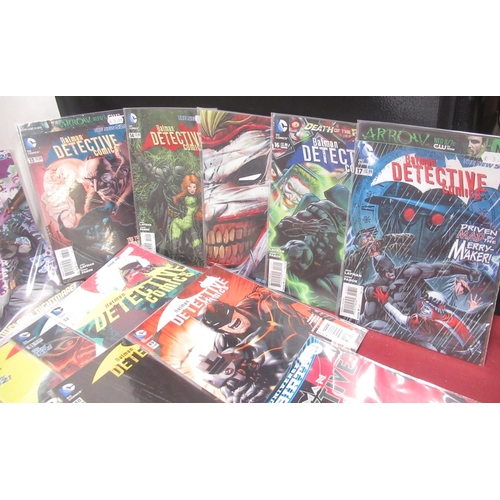 783 - DC Batman Detective Comics,the New 52! issue no. 1,2(x2)3-25,26(x2),28-49,50(x2 one in original plas... 