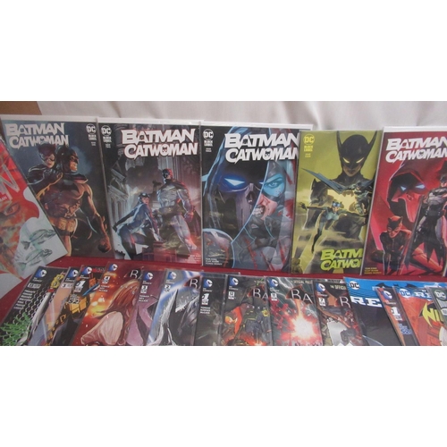 783D - Mixed collection of DC Batman and team comics including, Nightwing, Batgirl,Batwoman,Batman and Robi... 