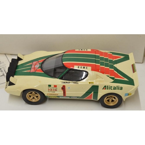 676 - 6 plastic model cars: 2x 1/24 Lancia Stratos, 1 built the other has just been started, 1x 1/24 Airfi... 