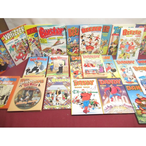 789 - Collection of comic annuals from the Dandy, Buster, Beezer, Whizzer and Chips, the Broons, Oor Wulli... 