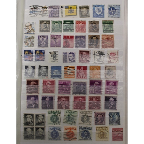 823 - USA stamp album, unmounted mint & used, approx. 20 pages