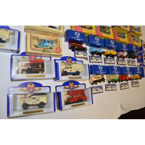 692 - Various diecast model vehicles including Fina Cameo collection from Corgi, Oxford and Matchbox dieca... 