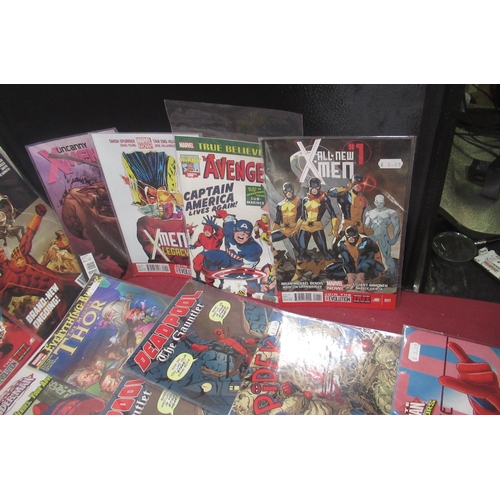 785 - Collection of mixed Marvel comics including, Thor, Spider-Man, Doctor Strange, Fantastic Four, X-Men... 