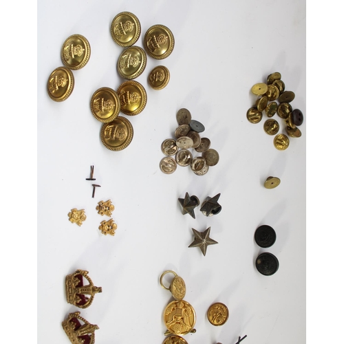 52 - Selection of WW2 and later all world military buttons and pips including Reichsmarine, RCAF, US Navy... 