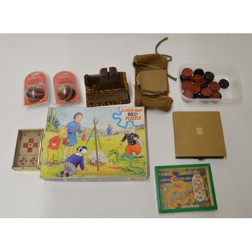 458 - Vintage games, puzzles and oddments including an 