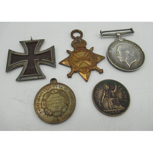 9 - 1914 - 15 Star and war medal awarded to 5648 GNR. V. Bycroft R.F.A (war medal R.A), German 1939 Iron... 