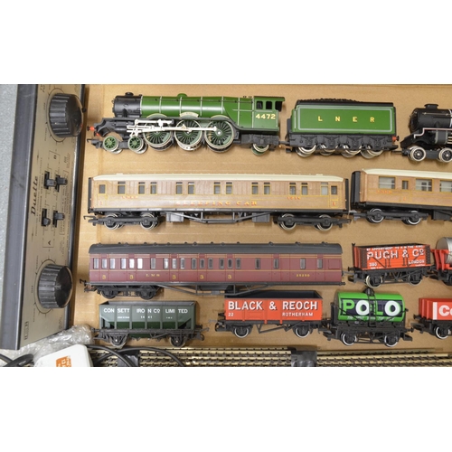 596E - Hornby, Airfix and Lima OO gauge train models and track, coaches, rolling stock, Duett twin power su... 