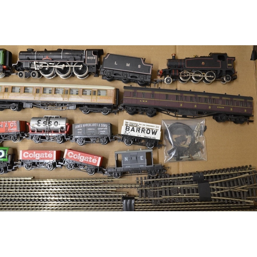 596E - Hornby, Airfix and Lima OO gauge train models and track, coaches, rolling stock, Duett twin power su... 