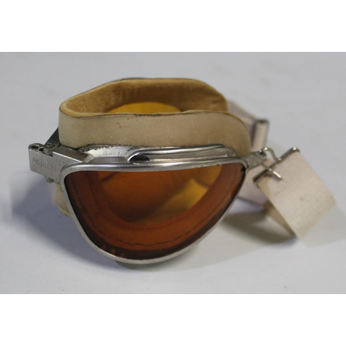 199 - Boxed unissued flying goggles manufactured by the Chas. Fisher Spring Company, Brooklyn