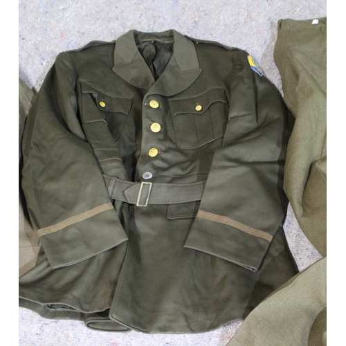 306 - United States Army officers blouse with zip front and two breast pockets, pair of trousers, United S... 