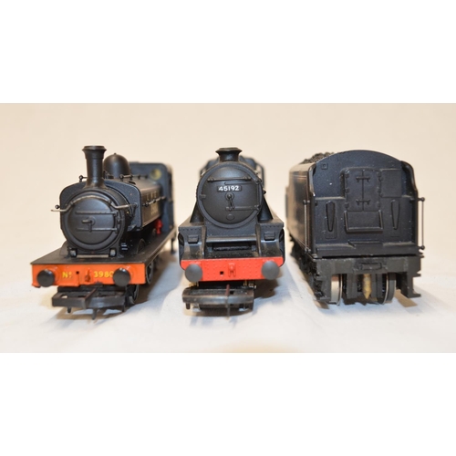 596D - Two boxed Hornby OO gauge scale model trains, Silver Seal locomotive, tender drive with smooth runni... 