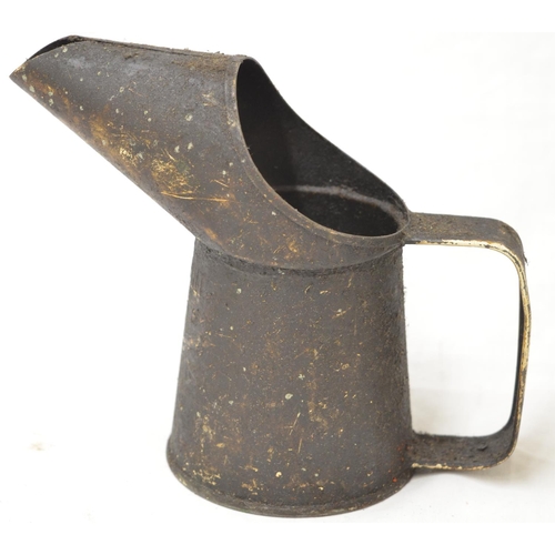 565 - Small vintage oil can, H13cm