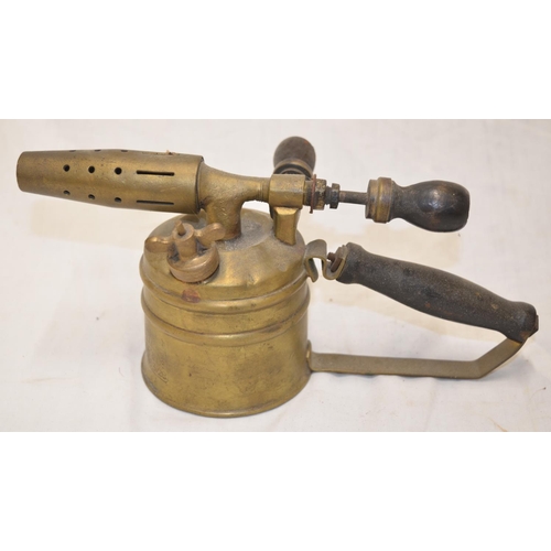 539 - Vintage Burridge & Co blow lamp