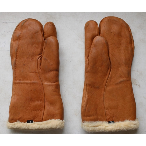 177 - Pair of American air force A-9 small leather flight mittens with thumb and finger in light tan, shee... 