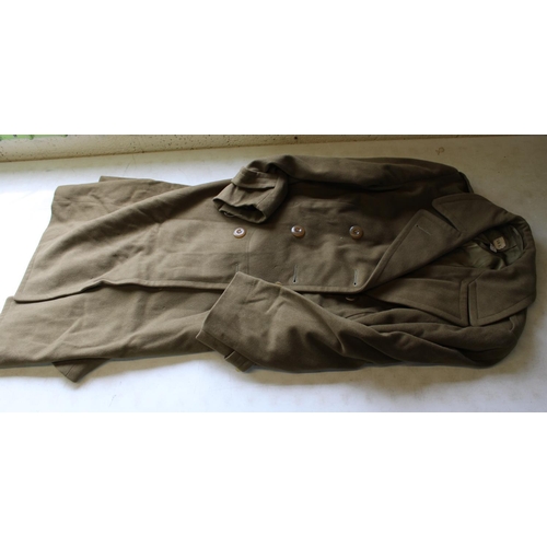 141 - USA WAC Army officers overcoat with double breasted buttons, side pockets with silk lining, size 18/... 