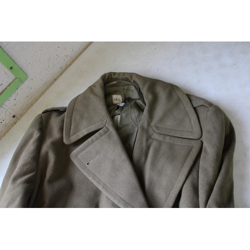 141 - USA WAC Army officers overcoat with double breasted buttons, side pockets with silk lining, size 18/... 