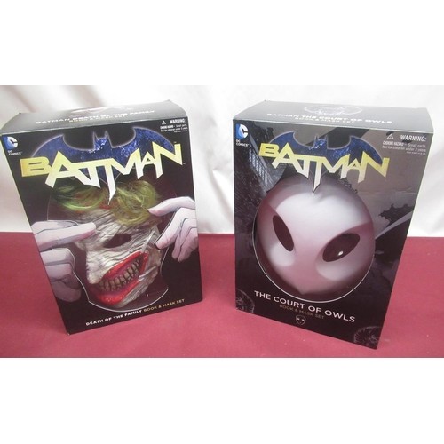 780E - DC Batman Death of the Family and The Court of Owls book and mask set