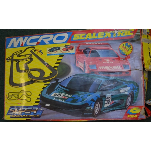 320 - Micro Scalextric set (missing cars)