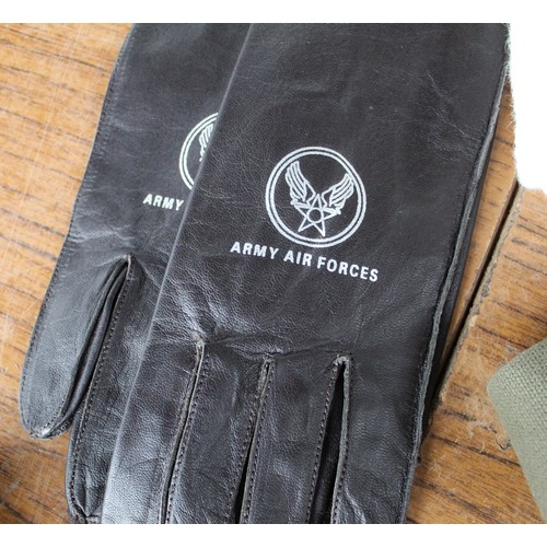 370 - Pair of WW2 period USAAF leather gloves, pair wool socks, silk socks, detachable collars and a pair ... 