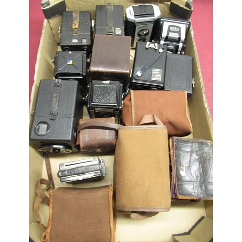 165 - Box of various box cameras including Kodak, Ross Ensign, Voigtlander etc.