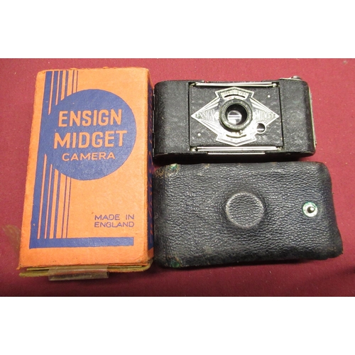 172 - Various miniature folding cameras including Kodak soldiers type compact folding cameras, Ensignette,... 