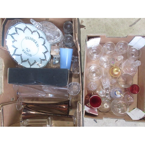 700 - Collection of various cut and other glass ware to incl. vases, coronation beaker, candlesticks etc (... 