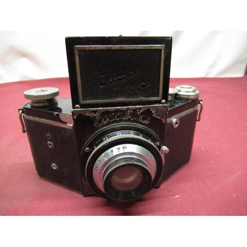 167 - A selection of various vintage 35mm cameras including Voigtlander, Kodak ,Zeiss Ikon etc