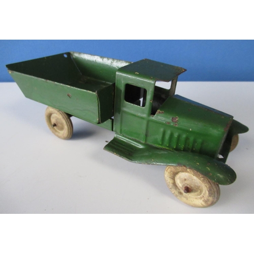 578 - Tri-ang small green tinplate tipper truck, with white rubber tyres, possible repaint, L25cm