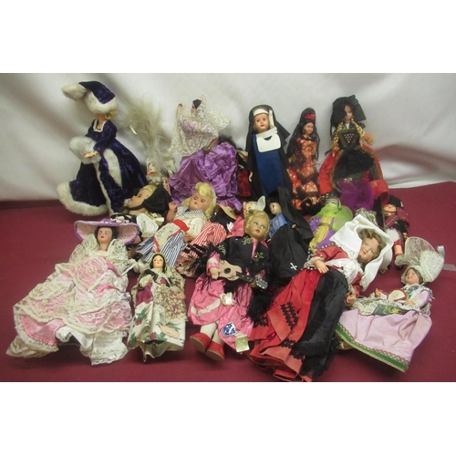 418 - Collection of vintage foreign dolls (qty)