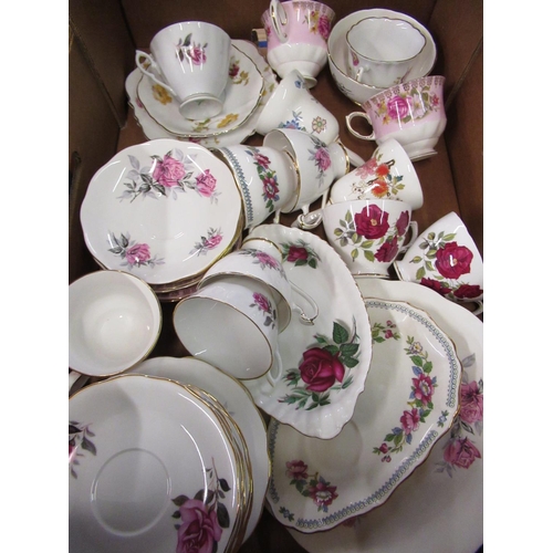 113 - Rostyn china tea ware, a blue & white English bone china tea service and a selection of various othe... 