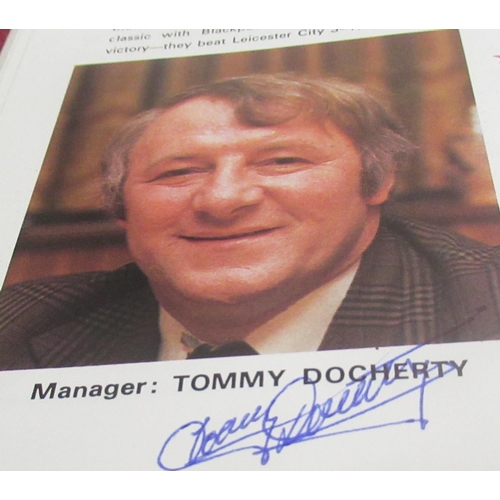 464 - Seven FA Cup Finals programmes from 1970s & 80s signed by Norman Whiteside,Tommy Docherty, Tommy Smi... 