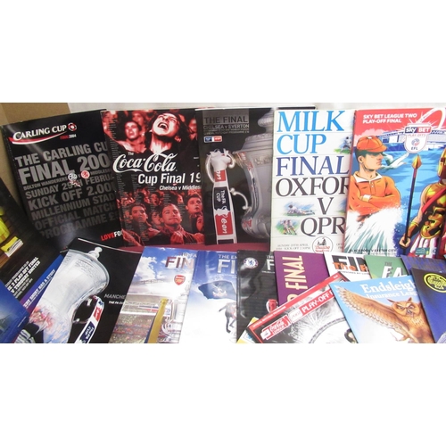 475 - Collection of football finals and semi-finals programmes from the FA Cup, Carling Cup, Coca-Cola Cup... 