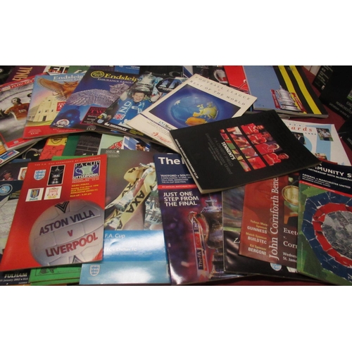 475 - Collection of football finals and semi-finals programmes from the FA Cup, Carling Cup, Coca-Cola Cup... 