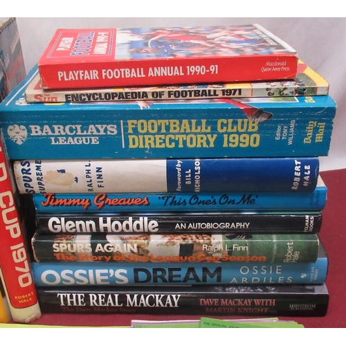 485 - Collection of Football books inc. a collection of Football League Review Programmes