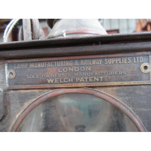 609 - Welch patent railway lamp, Rd no. 711206, with B. R. (E) label, base marked S in relief, with swing ... 