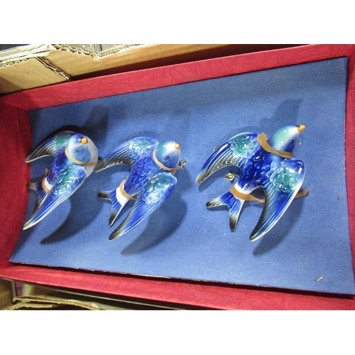 620 - Set of 3 Keele street pottery flying Duck wall ornaments, a similar set of 3 House Martin wall ornam... 