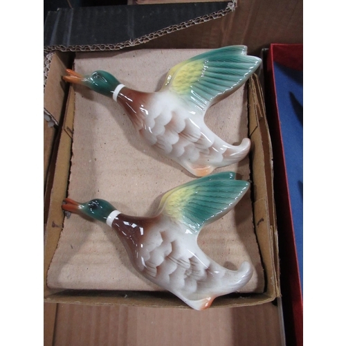 620 - Set of 3 Keele street pottery flying Duck wall ornaments, a similar set of 3 House Martin wall ornam... 