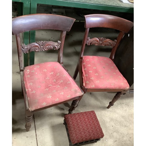 595 - Pair of Will IV mahogany dining chairs, with carved splat and drop in seat on turned supports, and a... 