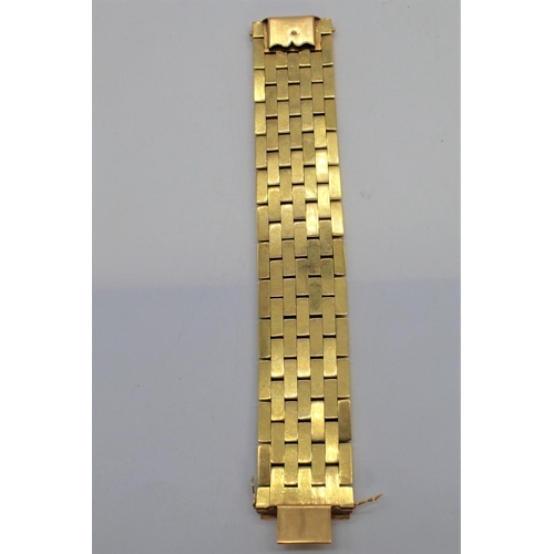 1109 - 18ct yellow gold chunky gate style bracelet cuff, box clasp with double safety catch, stamped 750, L... 