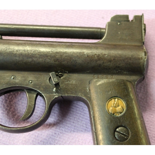 180 - An early Webley Mark 1 .177 over lever air pistol, serial number 41797 in working condition. 797 sta... 