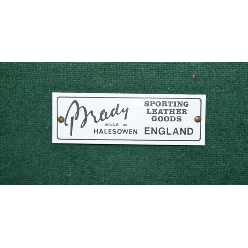 285 - Brady rectangular light green canvas gun case with green felt interior and leather fastening (A/F)